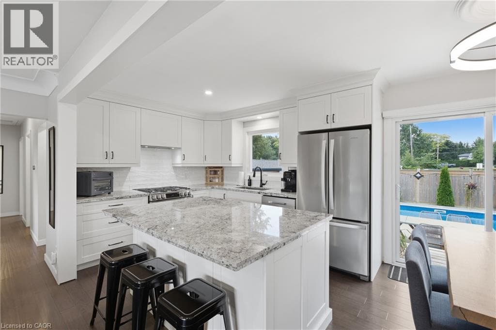 Single Family at 5196 ELM Street, Beamsville, Ontario - Photo 8 - RE/MAX Garden City Realty