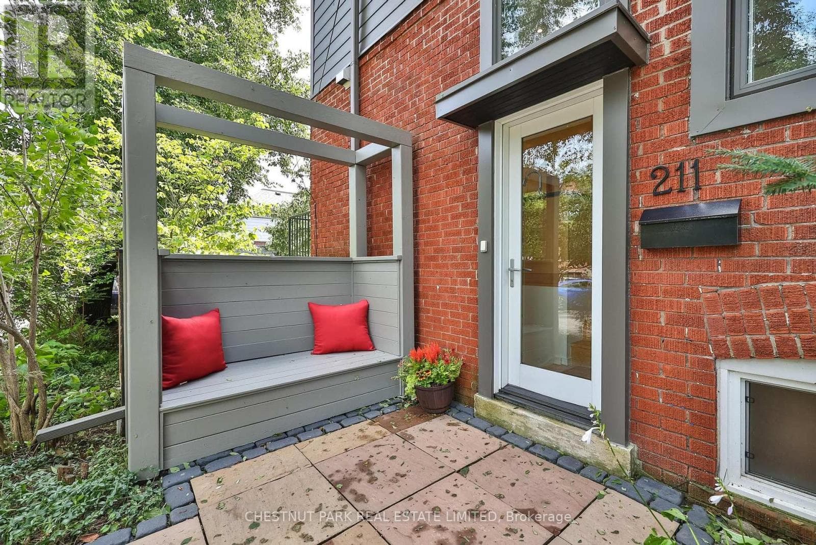 Single Family at 211 Snowdon Avenue, Toronto (Lawrence Park North), Ontario - Photo 3 - RE/MAX Garden City Realty
