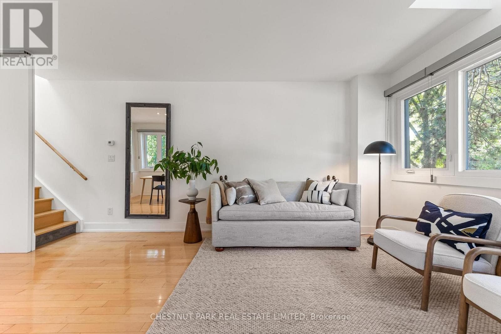 Single Family at 211 Snowdon Avenue, Toronto (Lawrence Park North), Ontario - Photo 5 - RE/MAX Garden City Realty