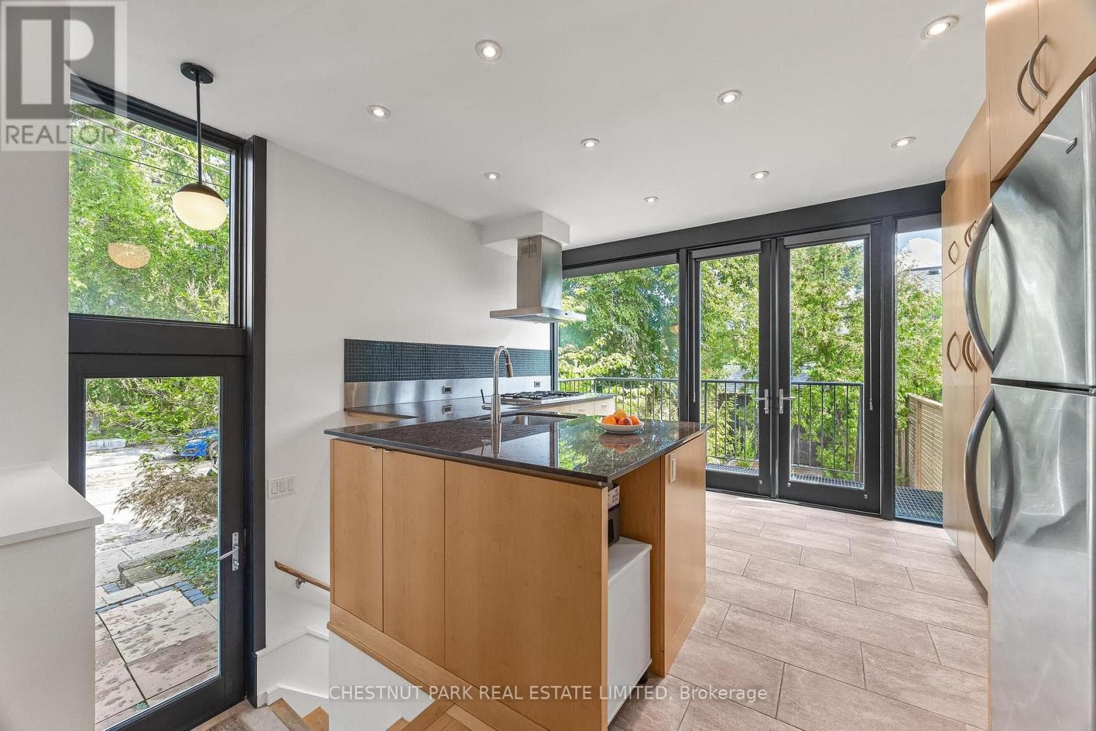Single Family at 211 Snowdon Avenue, Toronto (Lawrence Park North), Ontario - Photo 6 - RE/MAX Garden City Realty