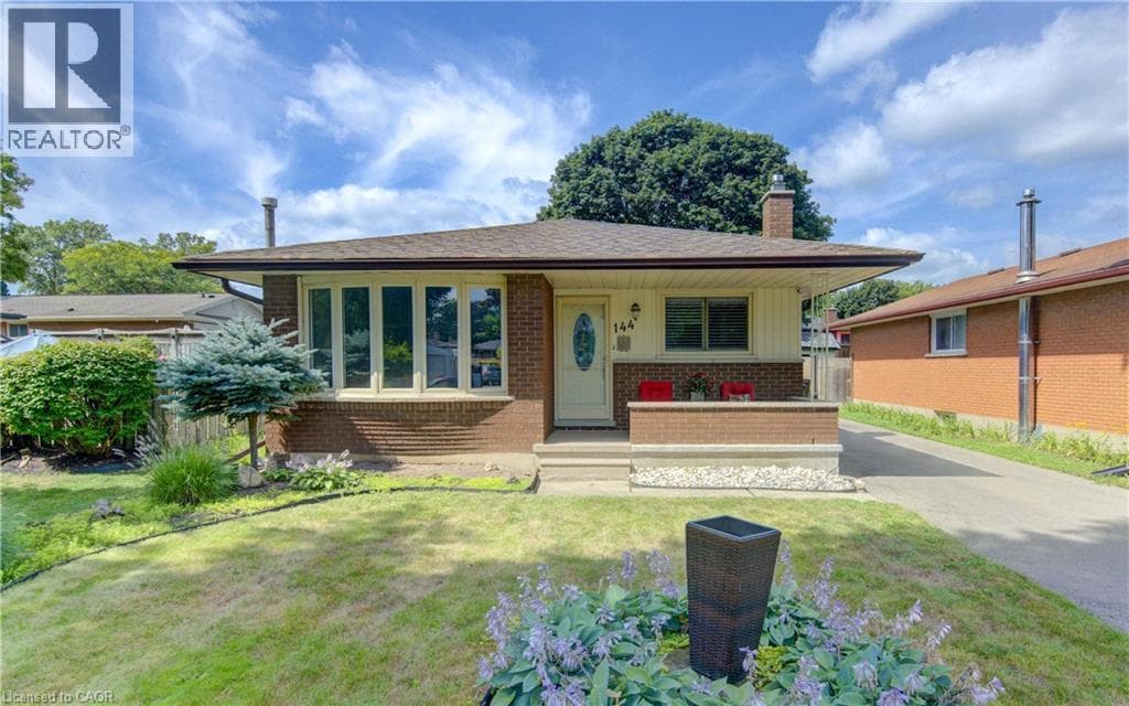 Single Family at 144 HOLBORN Drive, Kitchener, Ontario - Photo 8 - RE/MAX Garden City Realty