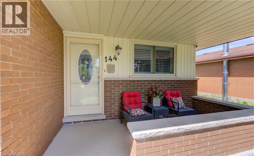 Single Family at 144 HOLBORN Drive, Kitchener, Ontario - Photo 5 - RE/MAX Garden City Realty