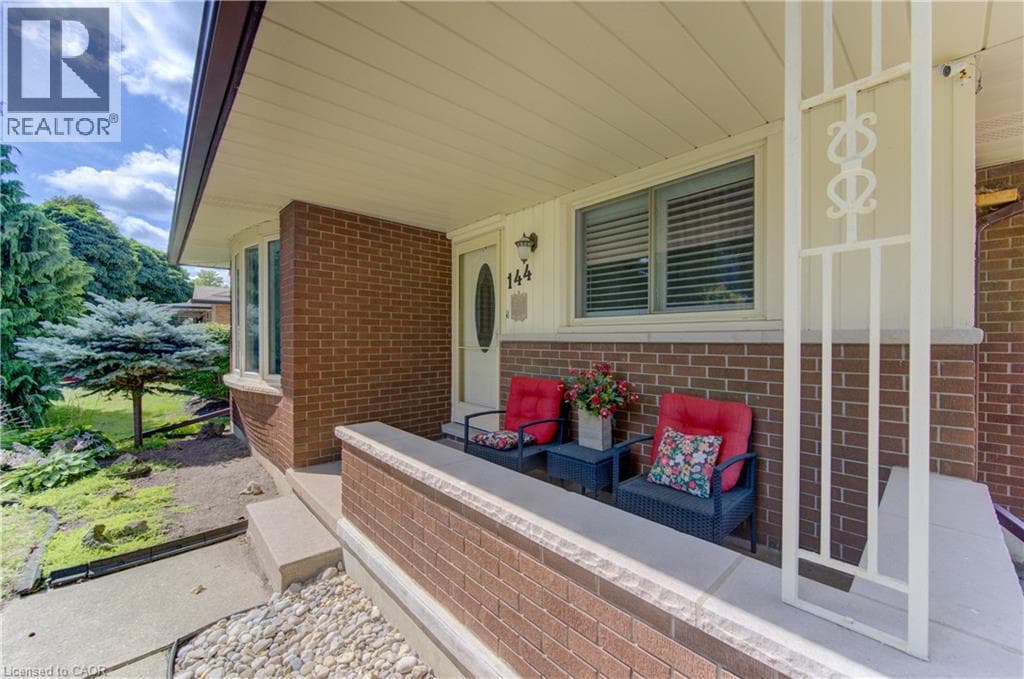Single Family at 144 HOLBORN Drive, Kitchener, Ontario - Photo 6 - RE/MAX Garden City Realty