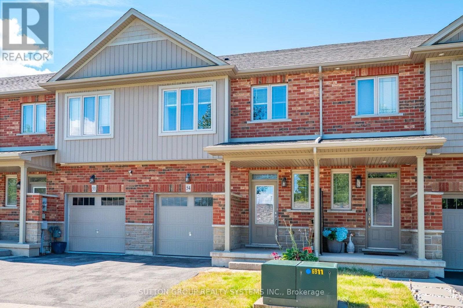 Single Family at 54- 380 Lake Street, Grimsby (Grimsby Beach), Ontario - Photo 3 - RE/MAX Garden City Realty