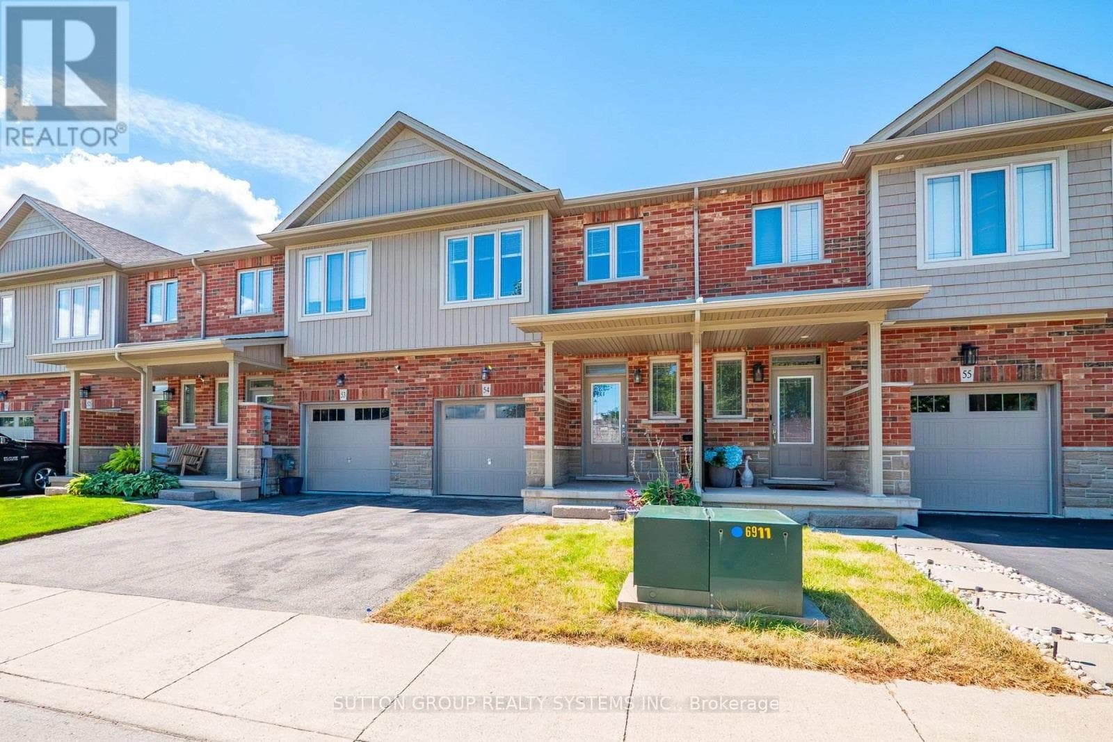 Single Family at 54- 380 Lake Street, Grimsby (Grimsby Beach), Ontario - Photo 4 - RE/MAX Garden City Realty