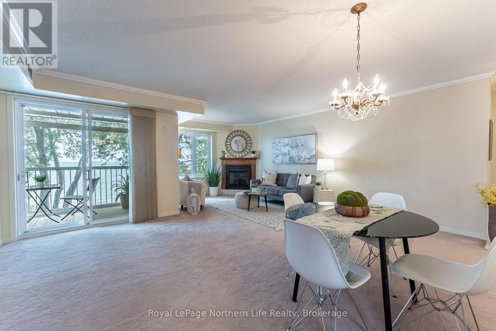 301- 469 Lakeshore Drive