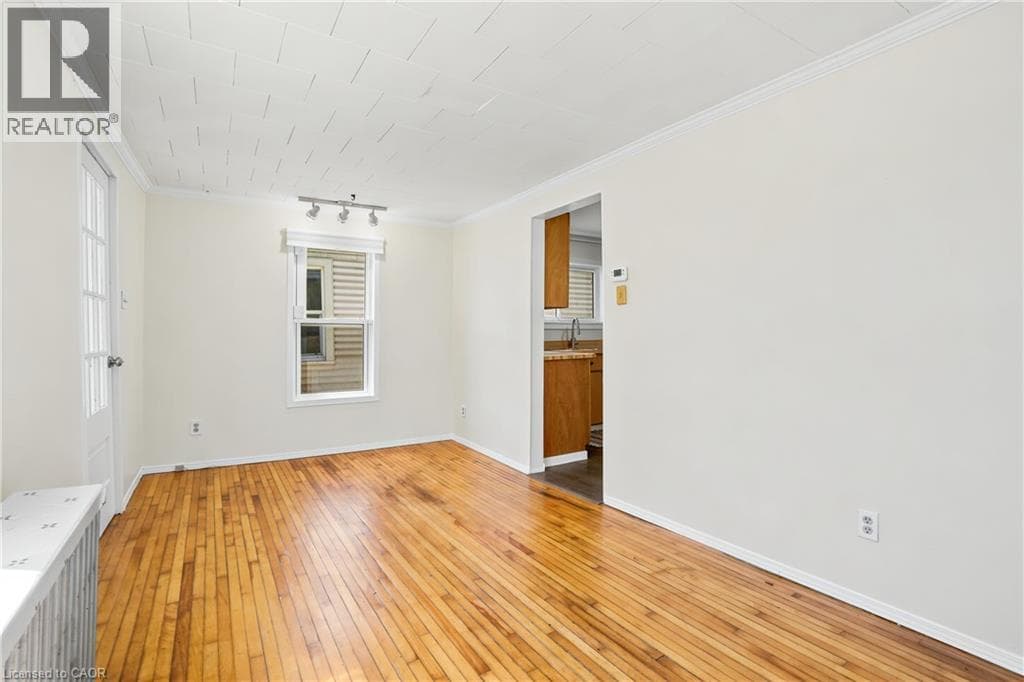 Single Family at 15 KENT Street, Welland, Ontario - Photo 6 - RE/MAX Garden City Realty