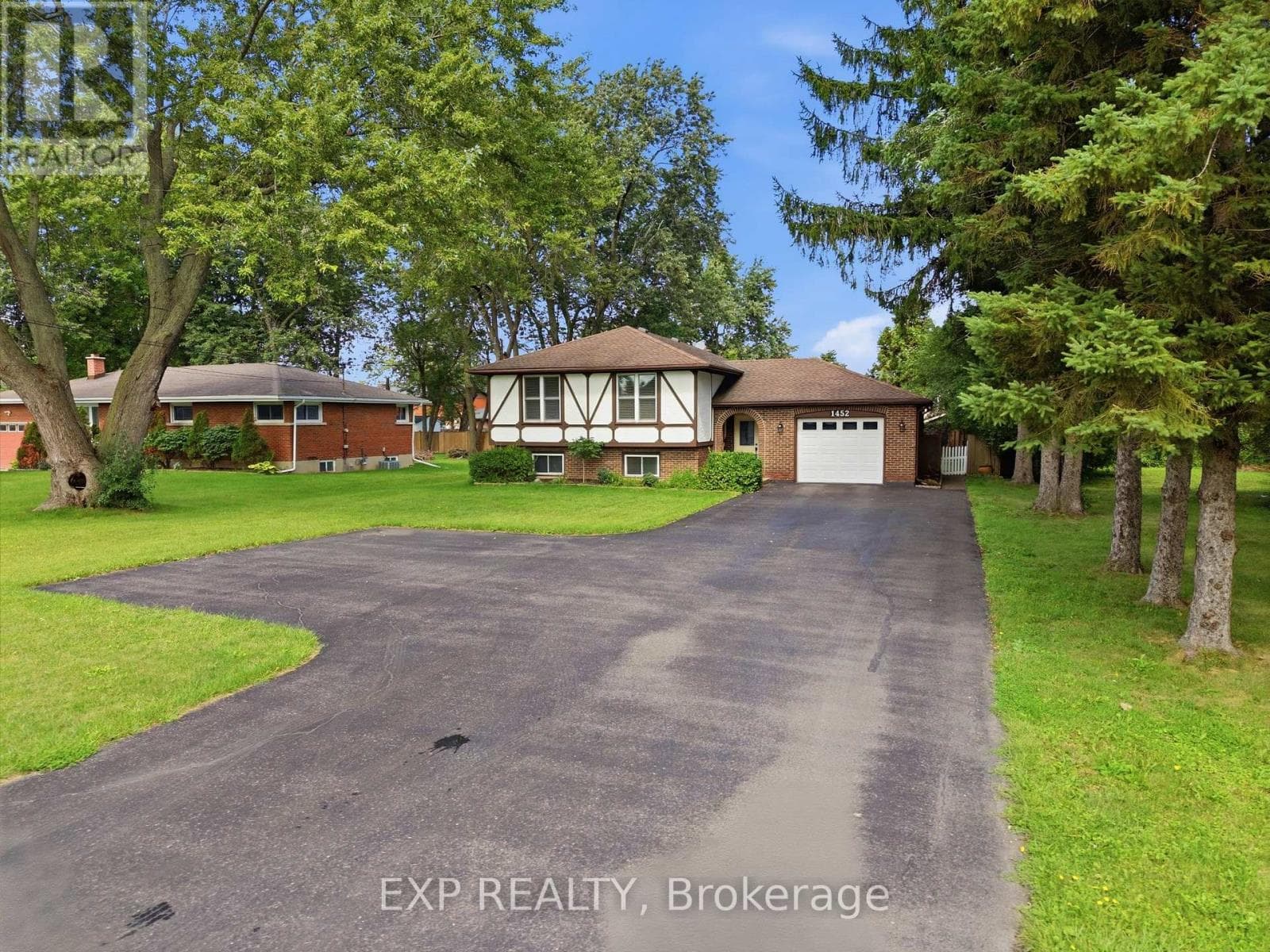 Single Family at 1452 Garrison Road, Fort Erie (Crescent Park), Ontario - Photo 3 - RE/MAX Garden City Realty