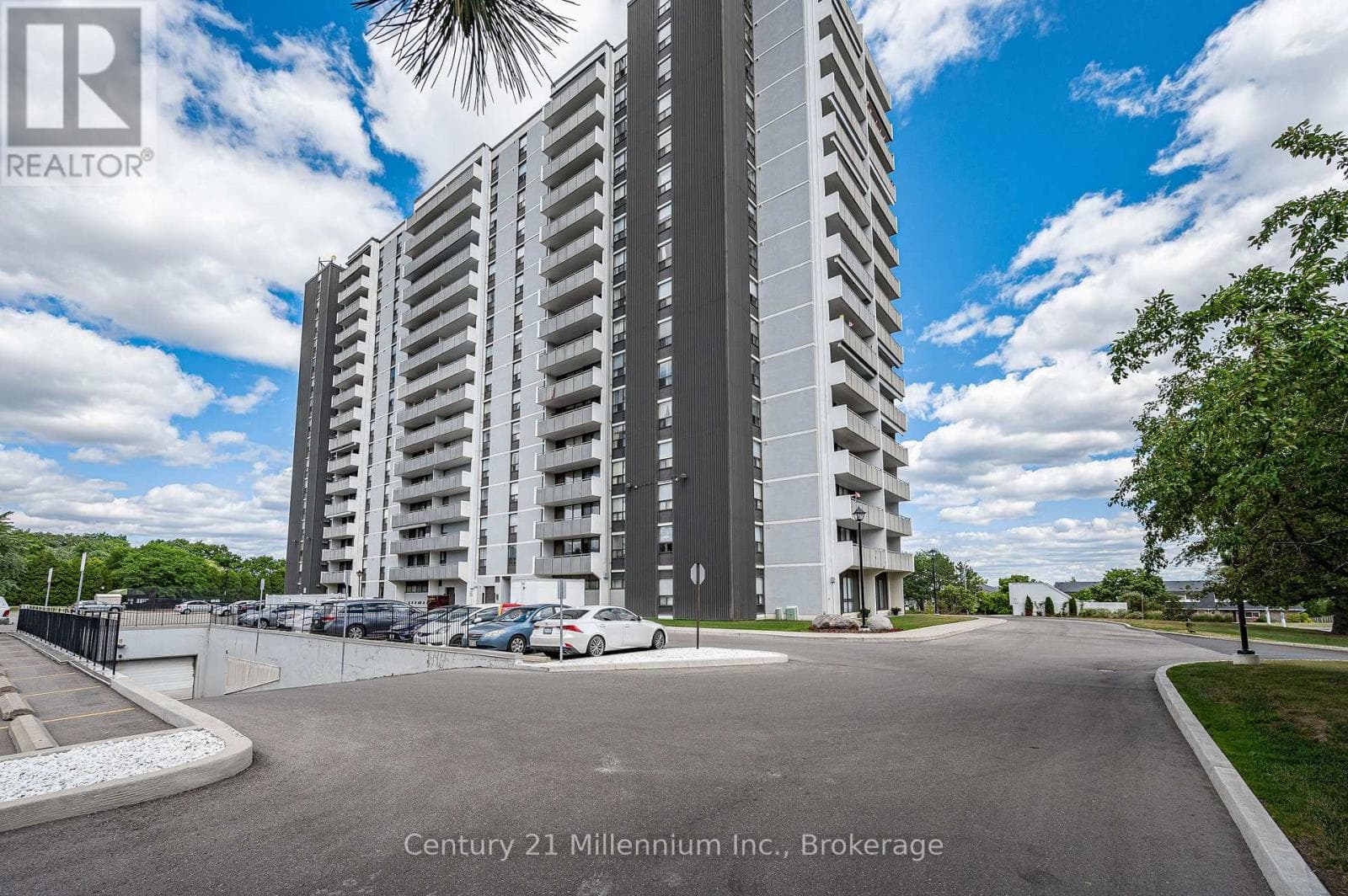 Single Family at 1605- 2055 Upper Middle Road, Burlington (Brant Hills), Ontario - Photo 2 - RE/MAX Garden City Realty