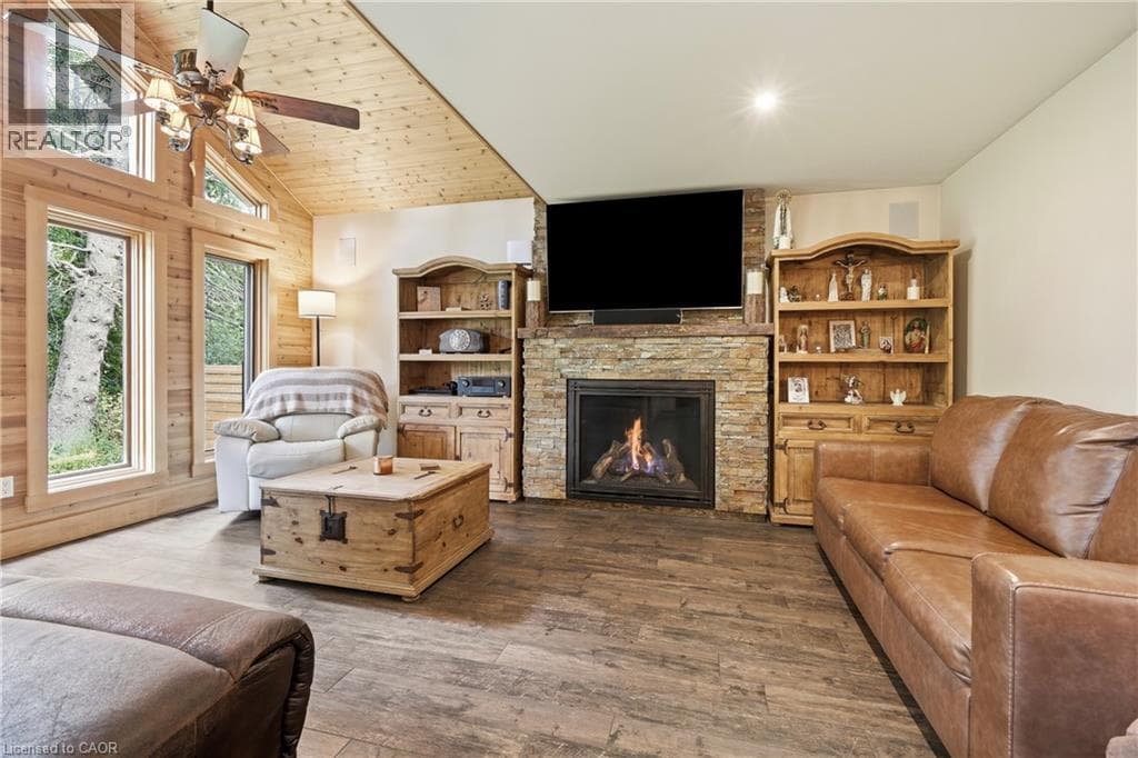 Single Family at 617 CHAPIN Parkway, Fort Erie, Ontario - Photo 7 - RE/MAX Garden City Realty