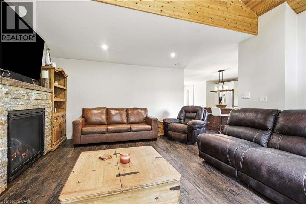 Single Family at 617 CHAPIN Parkway, Fort Erie, Ontario - Photo 8 - RE/MAX Garden City Realty