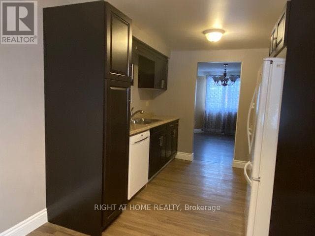 Single Family at 792 Homeview Road, London South (South Q), Ontario - Photo 5 - RE/MAX Garden City Realty