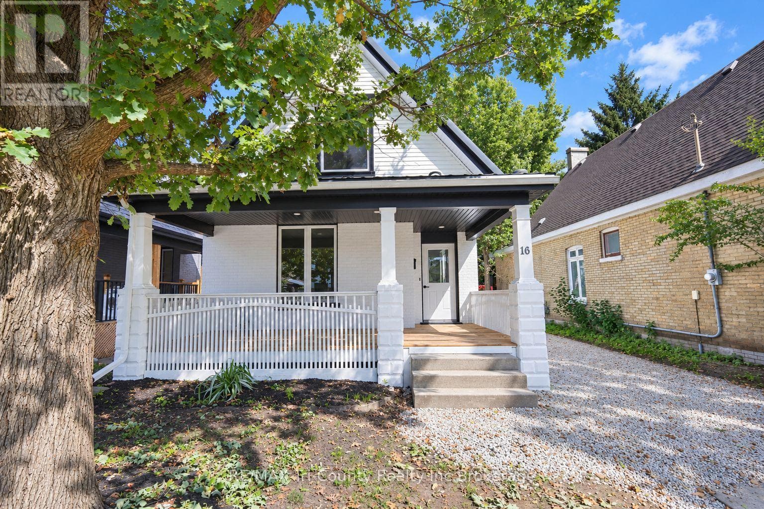 Single Family at 16 Redan Street, London East (East L), Ontario - Photo 2 - RE/MAX Garden City Realty