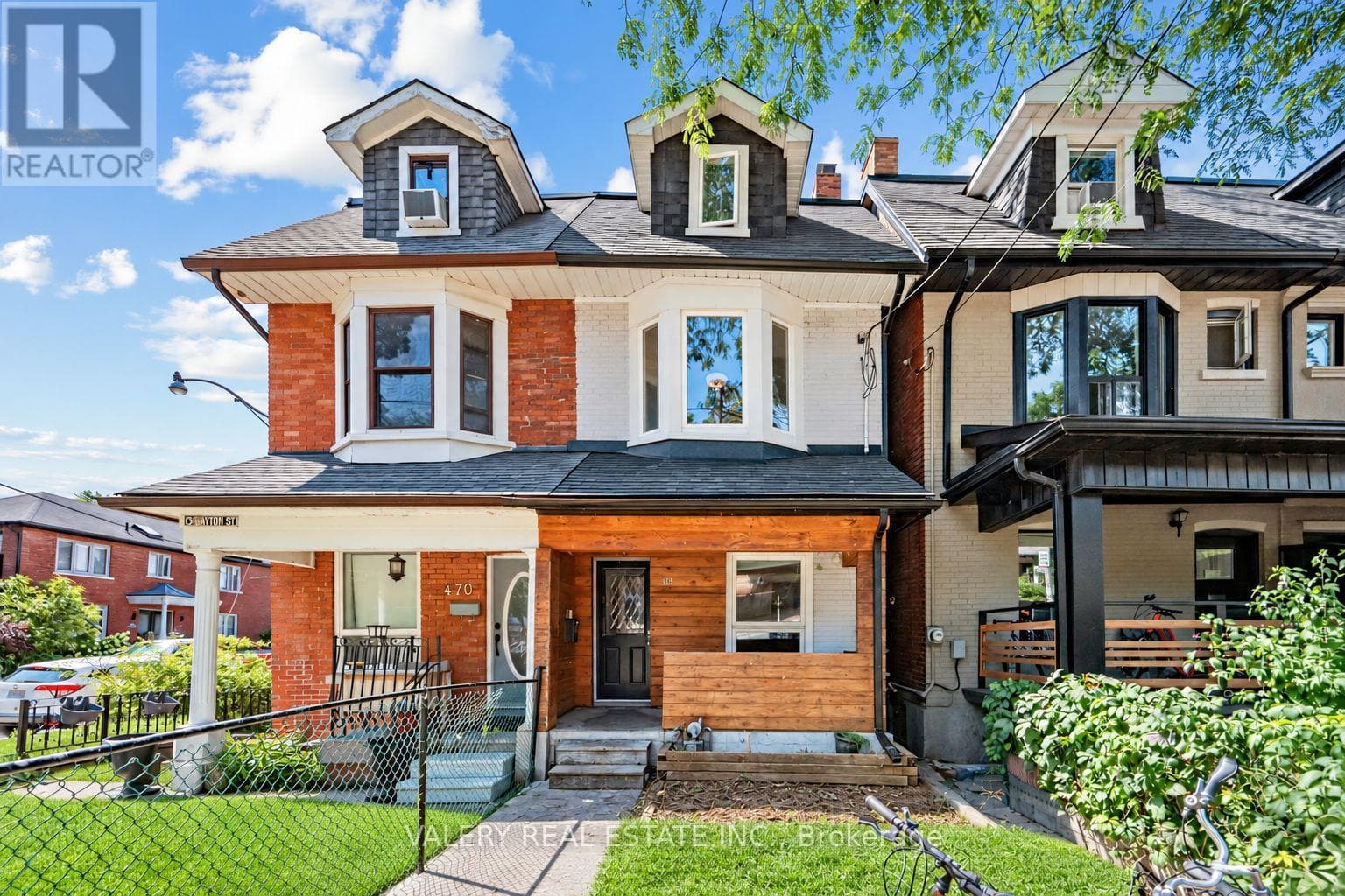 472 Crawford Street