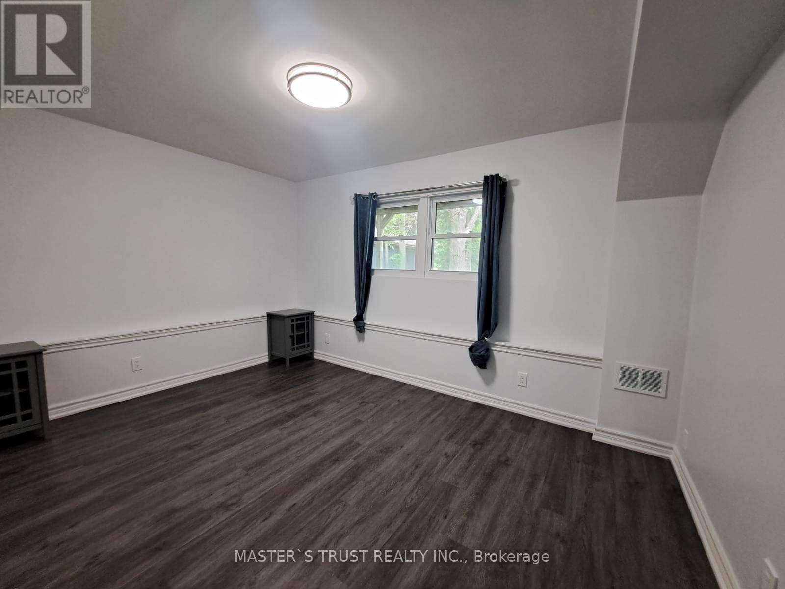 Single Family at 2- 22 Brennan Avenue, Barrie (South Shore), Ontario - Photo 7 - RE/MAX Garden City Realty