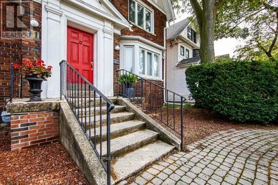 Single Family at SECOND FL.- 11 HIGHBOURNE Road, Toronto (Forest Hill South), Ontario - Photo 4 - RE/MAX Garden City Realty
