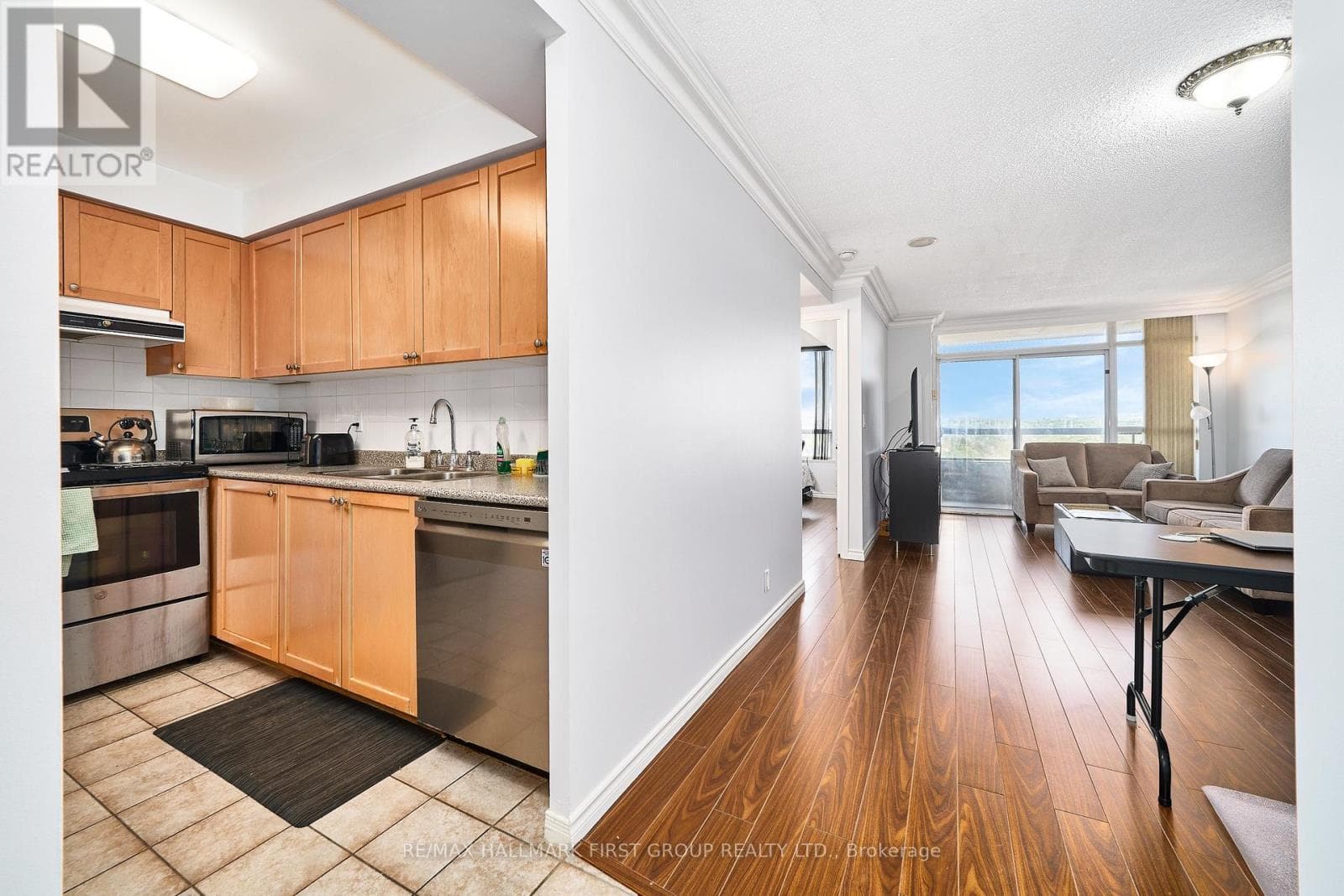 Single Family at 1116- 1000 The Esplanade Road, Pickering (Town Centre), Ontario - Photo 5 - RE/MAX Garden City Realty