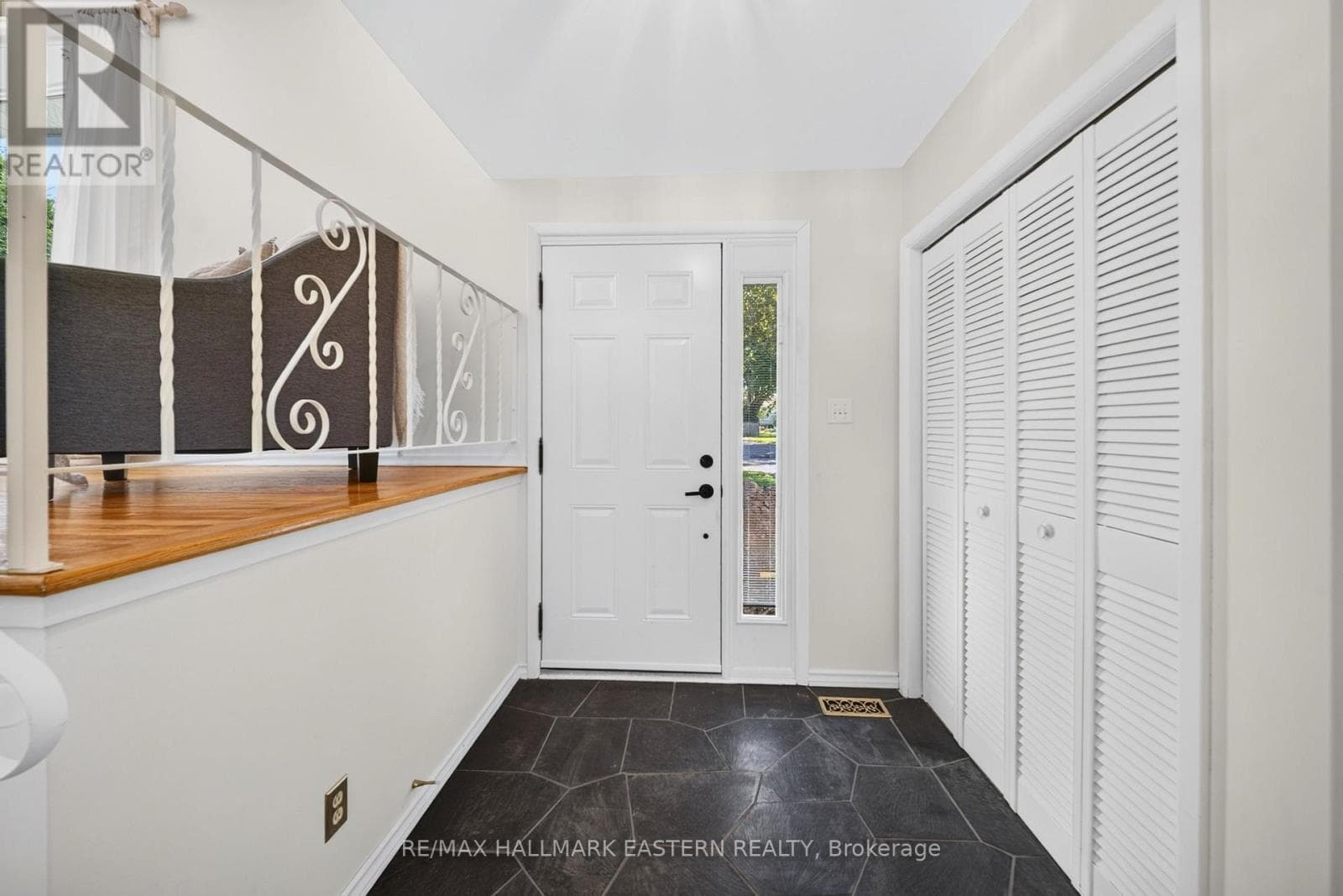 Single Family at 1337 Franklin Drive, Peterborough (Northcrest Ward 5), Ontario - Photo 3 - RE/MAX Garden City Realty