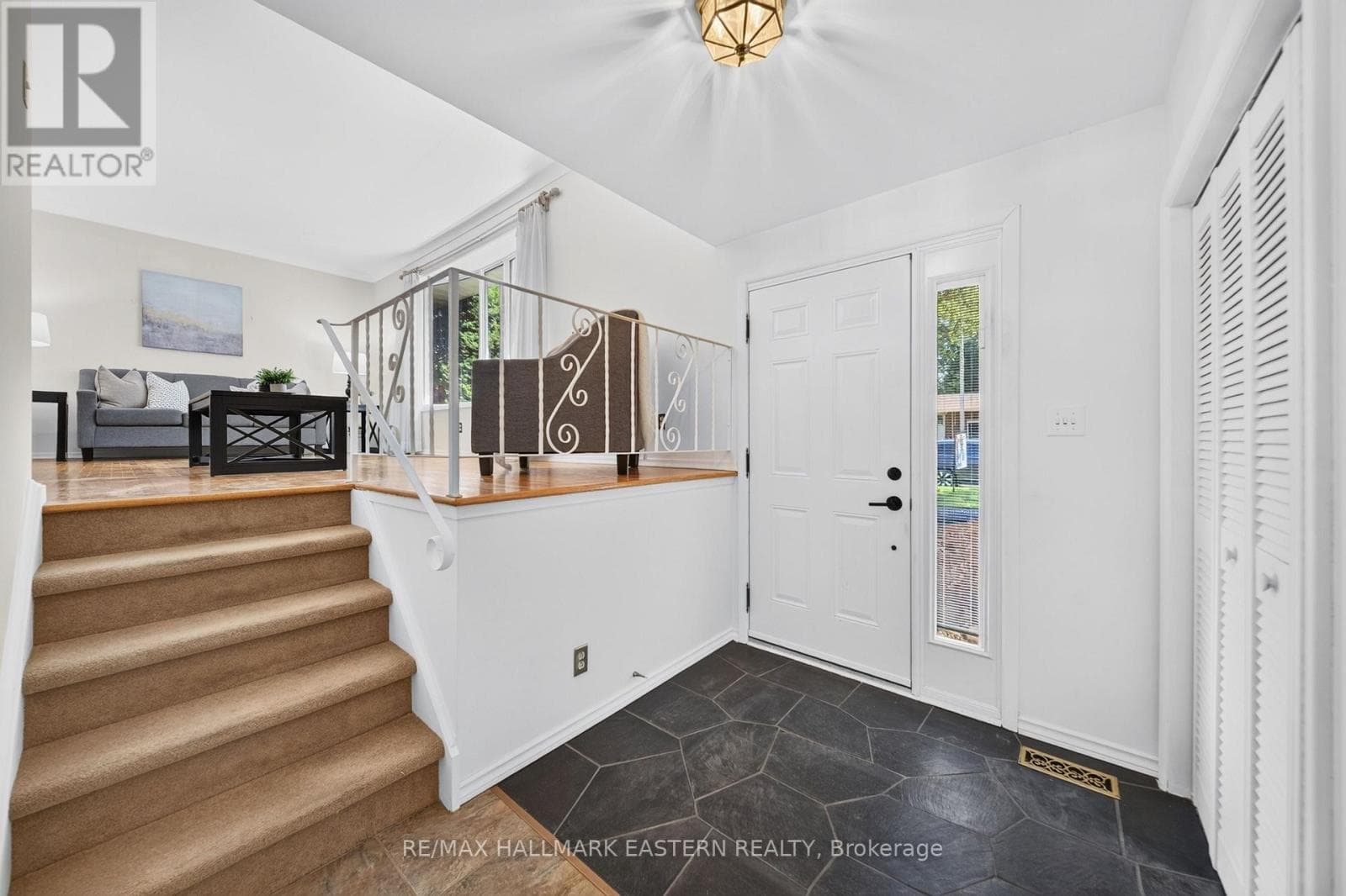 Single Family at 1337 Franklin Drive, Peterborough (Northcrest Ward 5), Ontario - Photo 4 - RE/MAX Garden City Realty