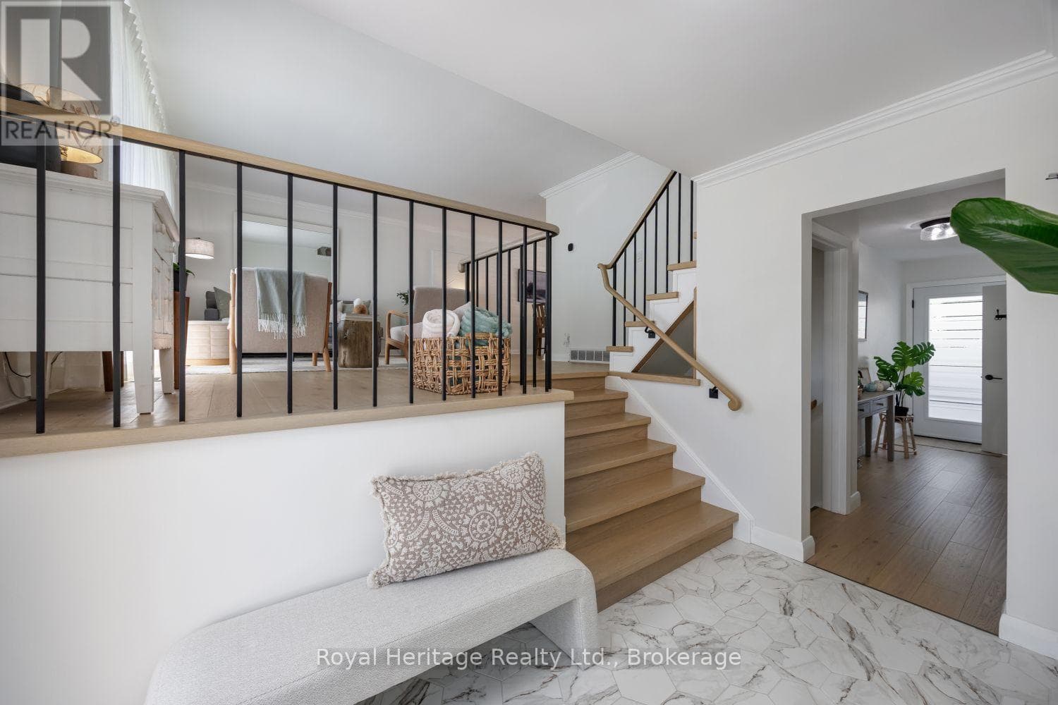 Single Family at 396 Jane Avenue, Oshawa (Northglen), Ontario - Photo 4 - RE/MAX Garden City Realty