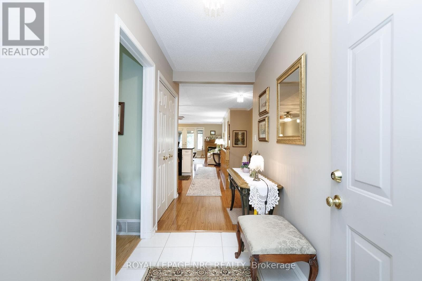 Single Family at 178 BECKETT Crescent, Pelham (Fonthill), Ontario - Photo 10 - RE/MAX Garden City Realty