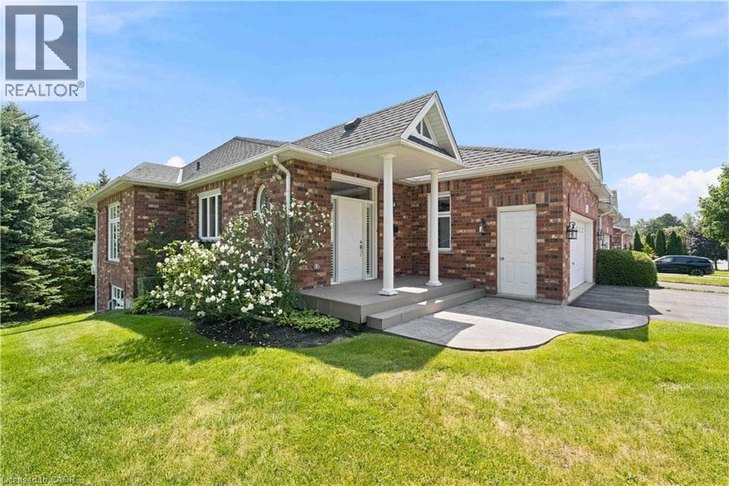 Single Family at 2182 STONEHAVEN Avenue, Niagara Falls, Ontario - Photo 4 - RE/MAX Garden City Realty