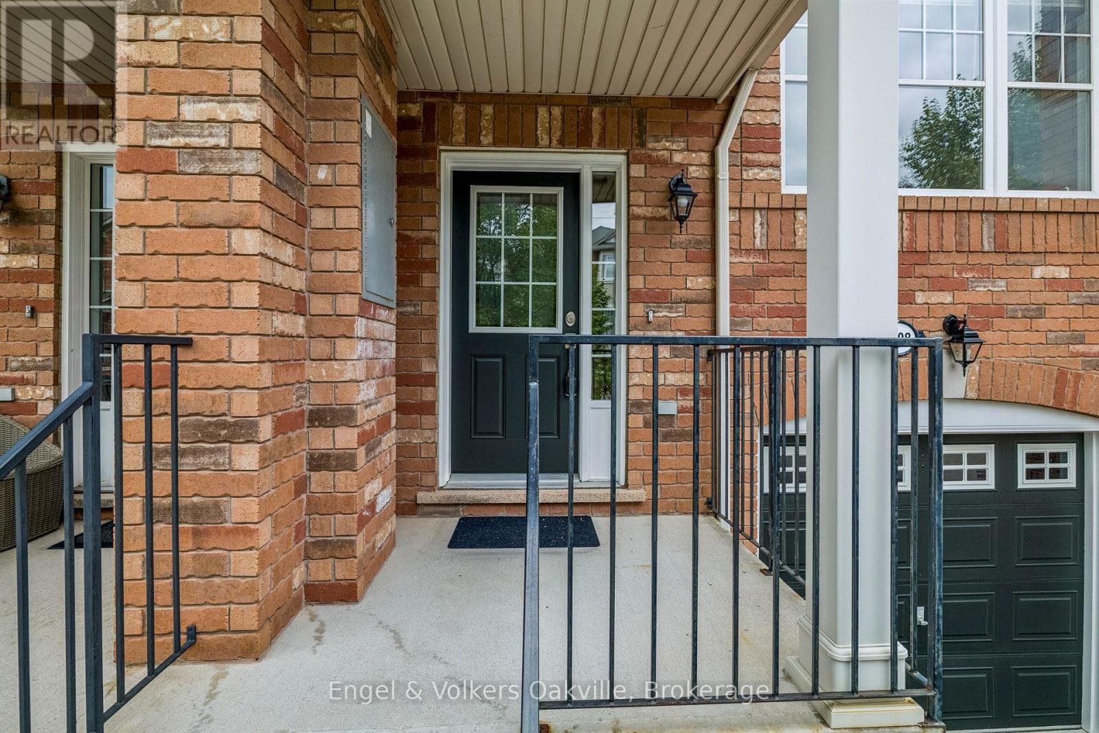 Single Family at 2408 Coho Way, Oakville (WM Westmount), Ontario - Photo 3 - RE/MAX Garden City Realty