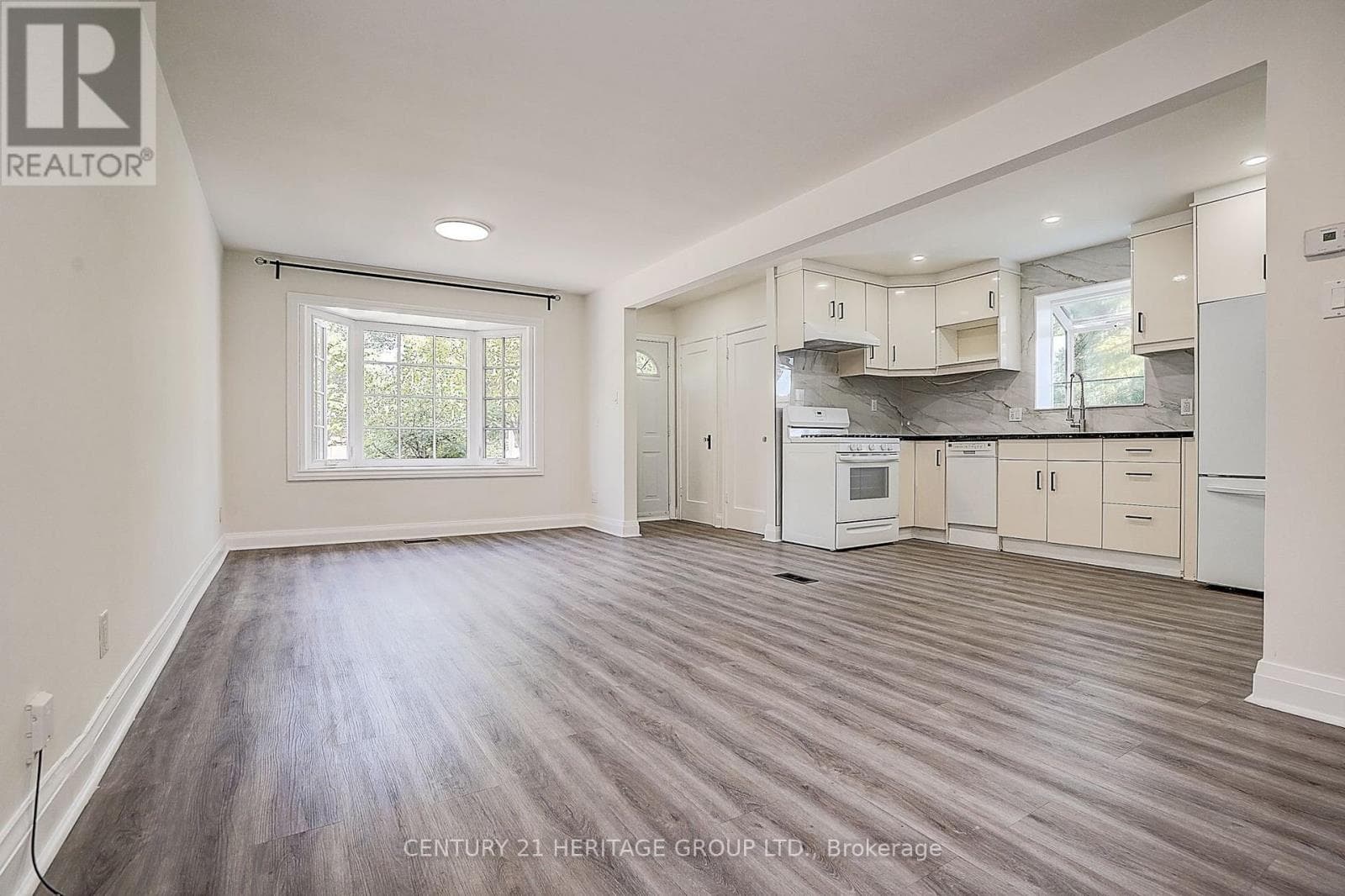 Single Family at 441 Rimilton Avenue, Toronto (Alderwood), Ontario - Photo 10 - RE/MAX Garden City Realty