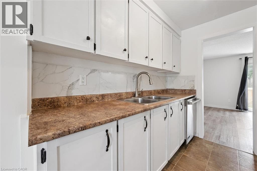 Single Family at 2- 750 ERINBROOK Drive, Kitchener, Ontario - Photo 10 - RE/MAX Garden City Realty