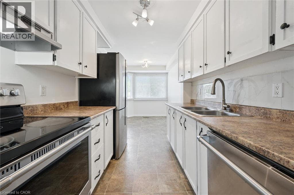 Single Family at 2- 750 ERINBROOK Drive, Kitchener, Ontario - Photo 8 - RE/MAX Garden City Realty