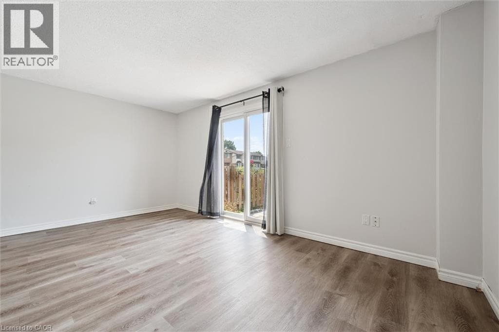 Single Family at 2- 750 ERINBROOK Drive, Kitchener, Ontario - Photo 6 - RE/MAX Garden City Realty