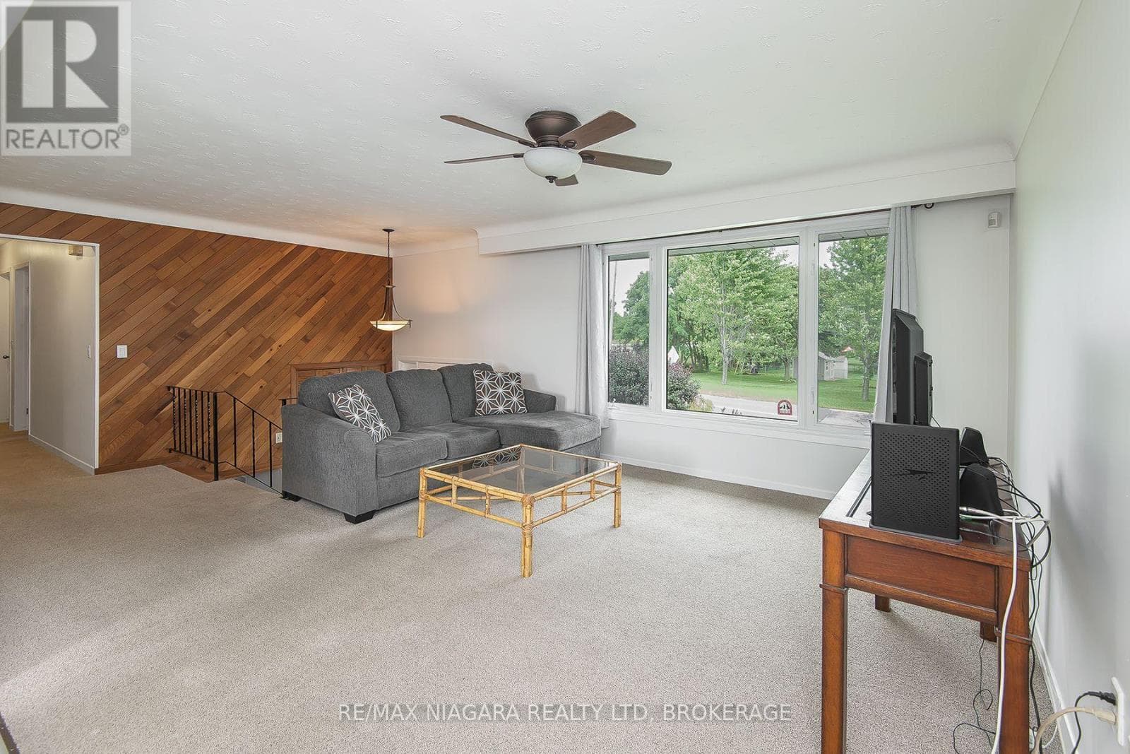 Single Family at 15 Windsor Terrace, Port Colborne (Main Street), Ontario - Photo 5 - RE/MAX Garden City Realty