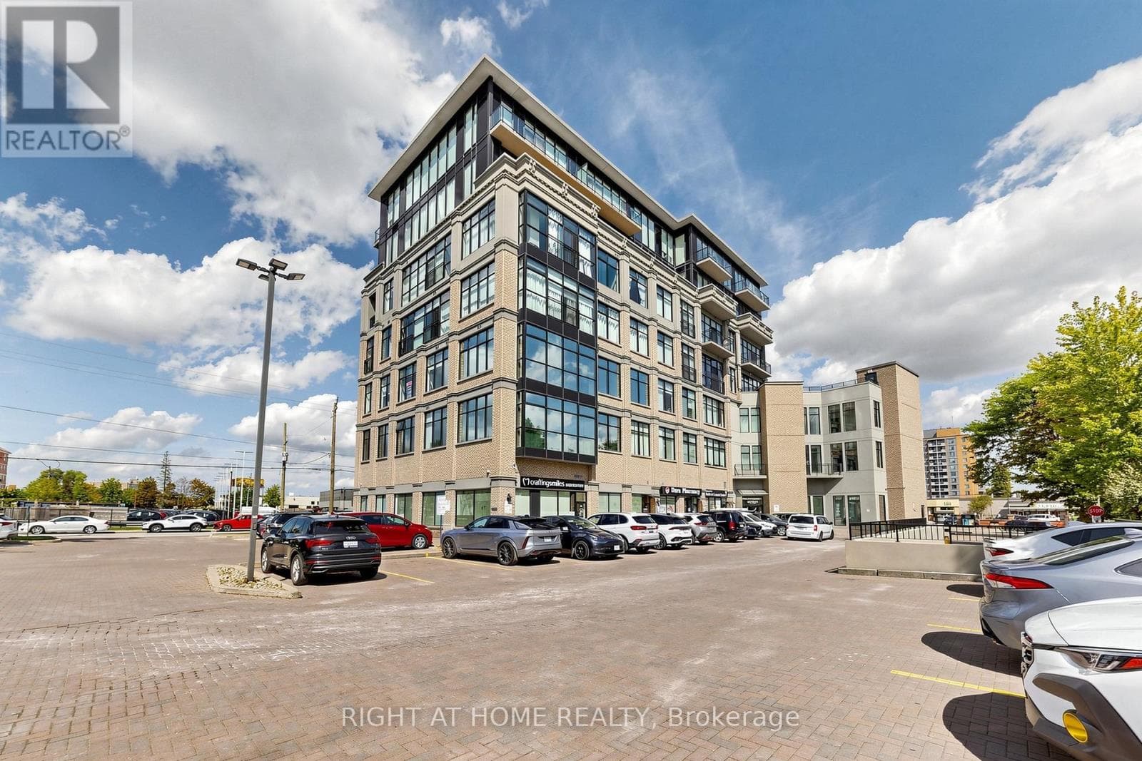 306- 10376 Yonge Street