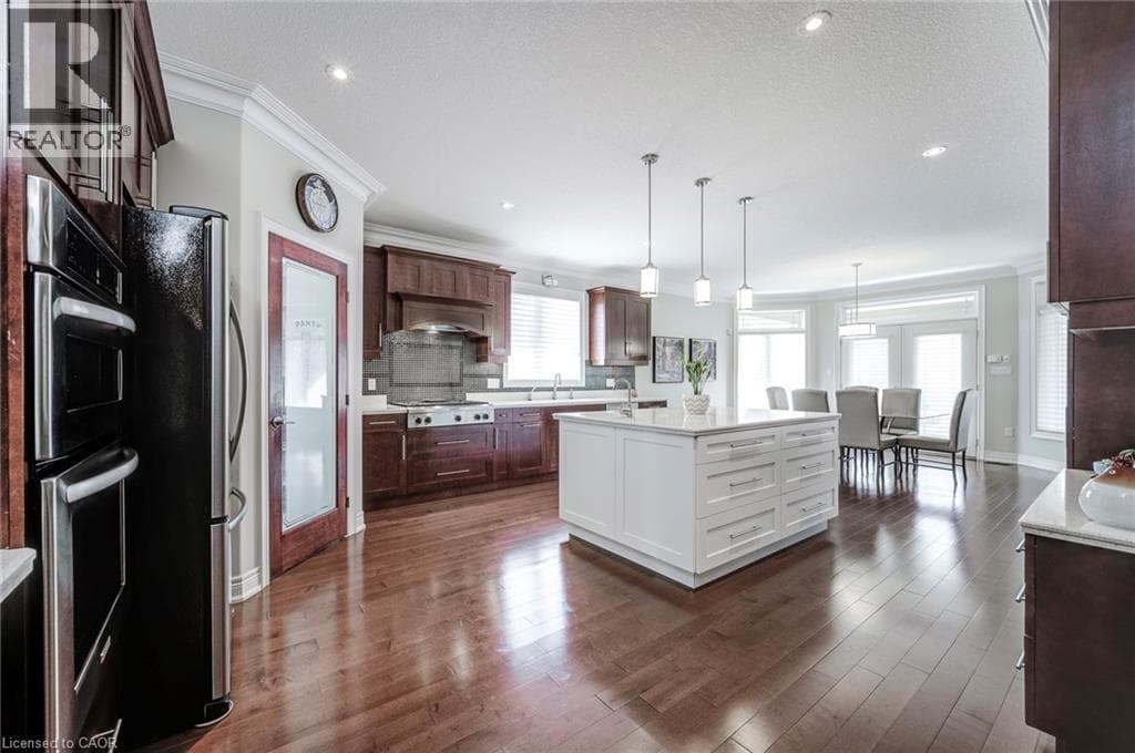 Single Family at 4072 HIGHLAND PARK Drive, Beamsville, Ontario - Photo 5 - RE/MAX Garden City Realty