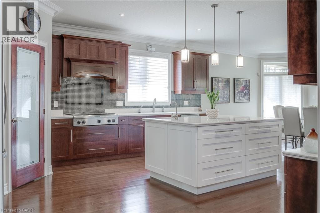 Single Family at 4072 HIGHLAND PARK Drive, Beamsville, Ontario - Photo 6 - RE/MAX Garden City Realty