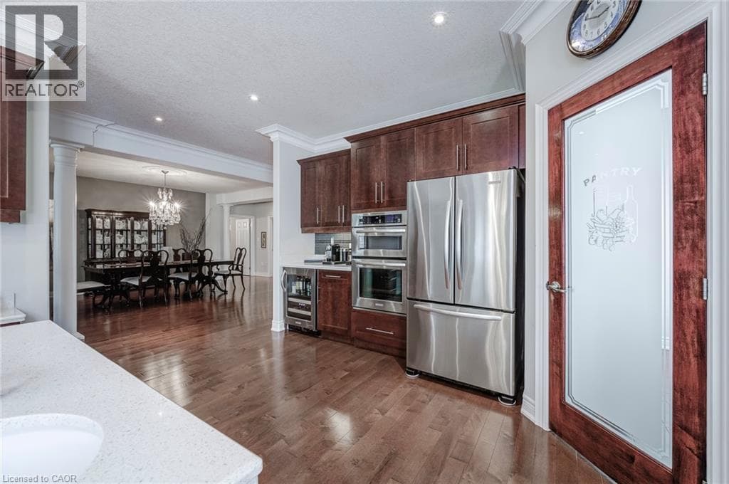 Single Family at 4072 HIGHLAND PARK Drive, Beamsville, Ontario - Photo 9 - RE/MAX Garden City Realty