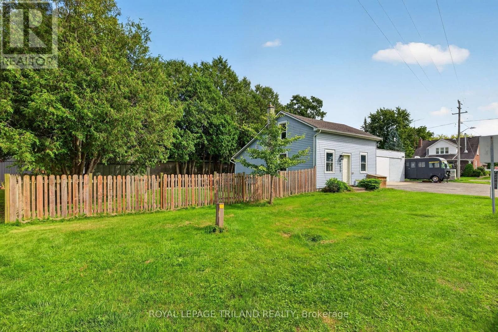 Single Family at 6422 Bradish Road, London South (South A), Ontario - Photo 3 - RE/MAX Garden City Realty