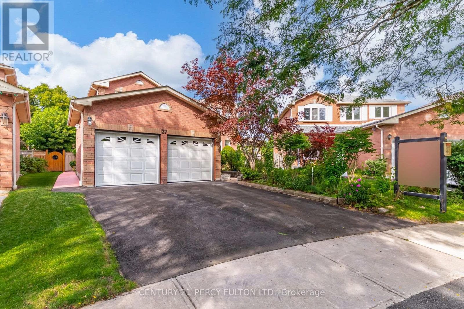27 Dagwell Crescent