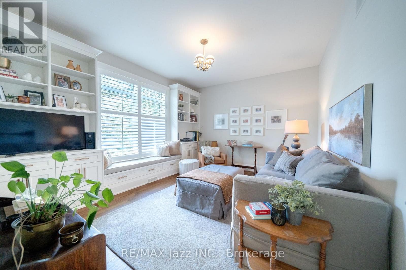 Single Family at 54 Ward Street, Whitby, Ontario - Photo 4 - RE/MAX Garden City Realty