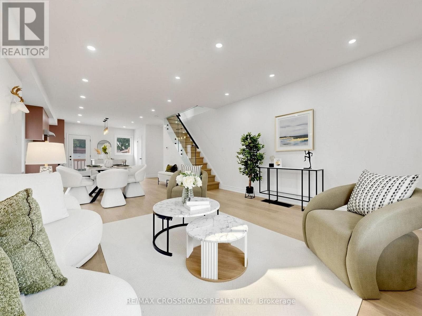 Single Family at 548 Glebeholme Boulevard, Toronto (Danforth), Ontario - Photo 7 - RE/MAX Garden City Realty