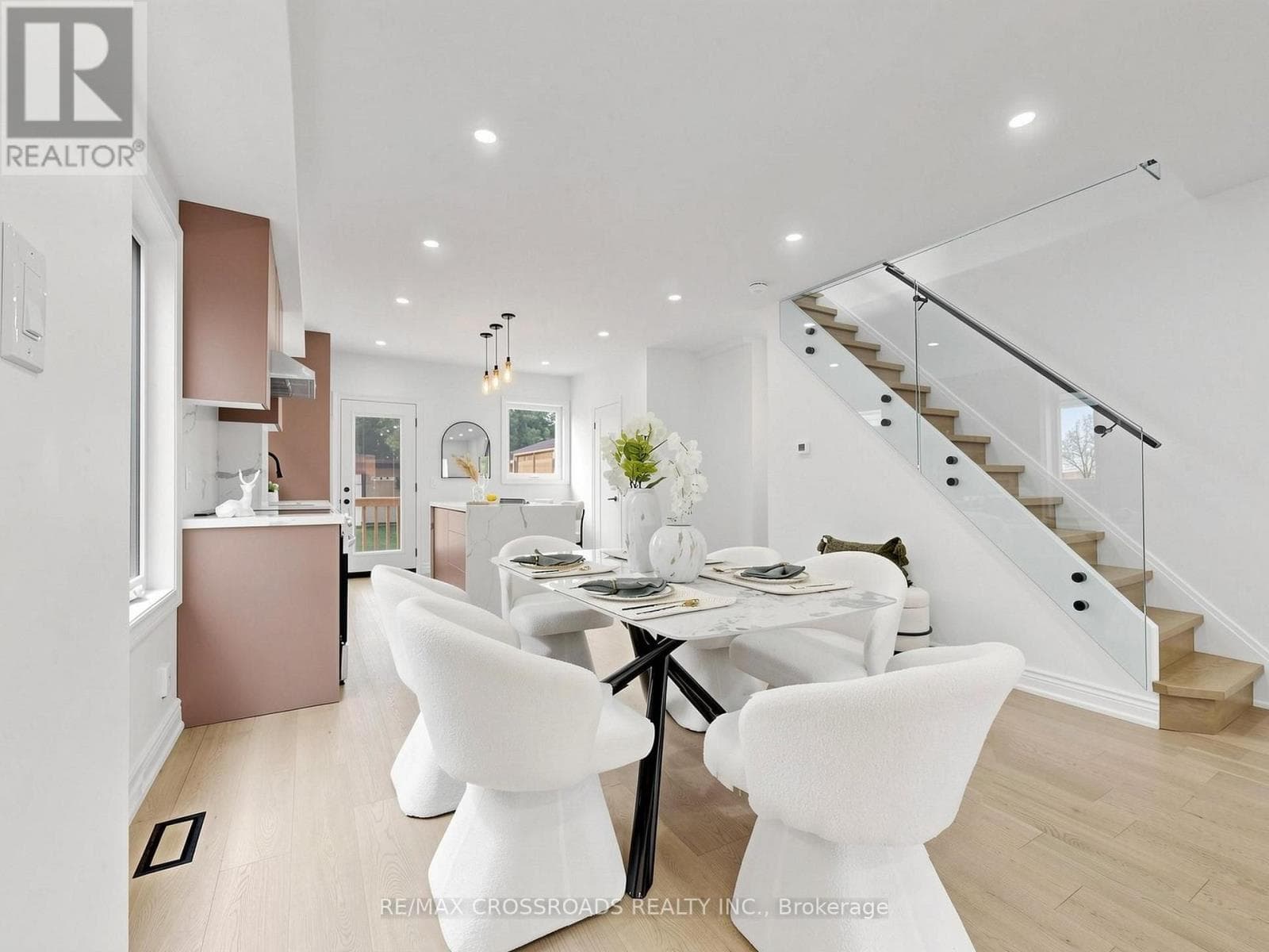 Single Family at 548 Glebeholme Boulevard, Toronto (Danforth), Ontario - Photo 9 - RE/MAX Garden City Realty