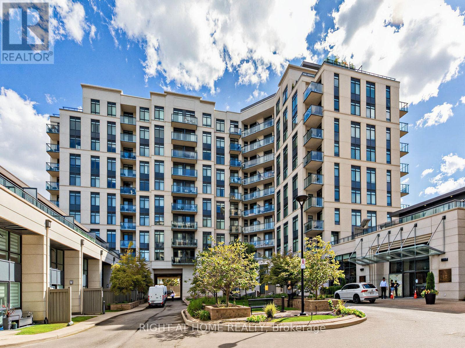 808- 24 Woodstream Boulevard