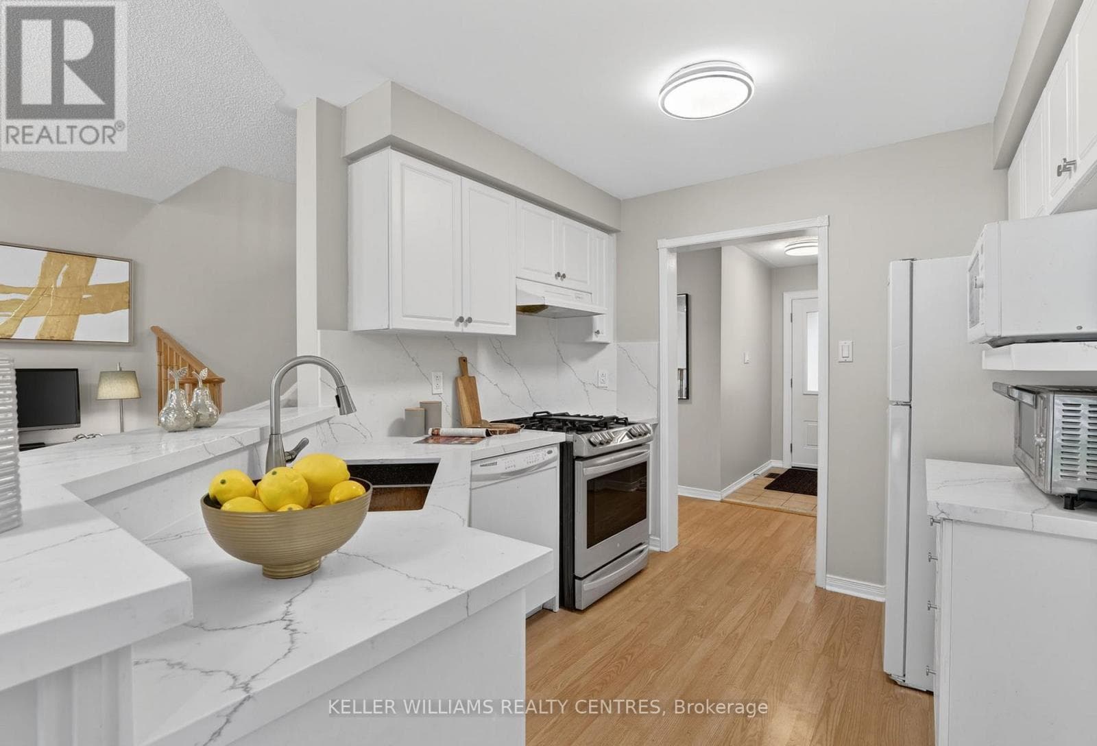 Single Family at 120 Woodroof Crescent, Aurora (Bayview Wellington), Ontario - Photo 10 - RE/MAX Garden City Realty