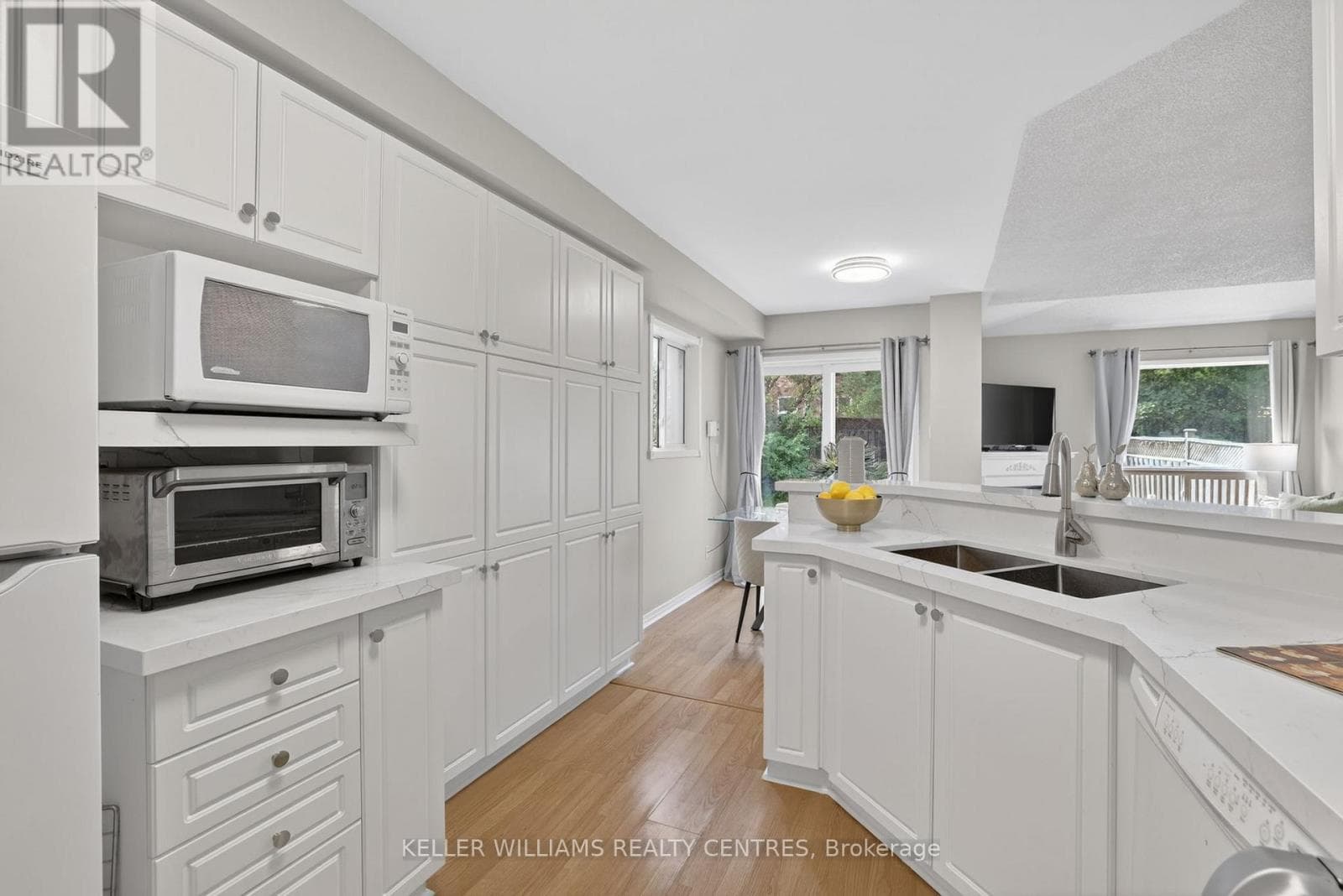 Single Family at 120 Woodroof Crescent, Aurora (Bayview Wellington), Ontario - Photo 8 - RE/MAX Garden City Realty