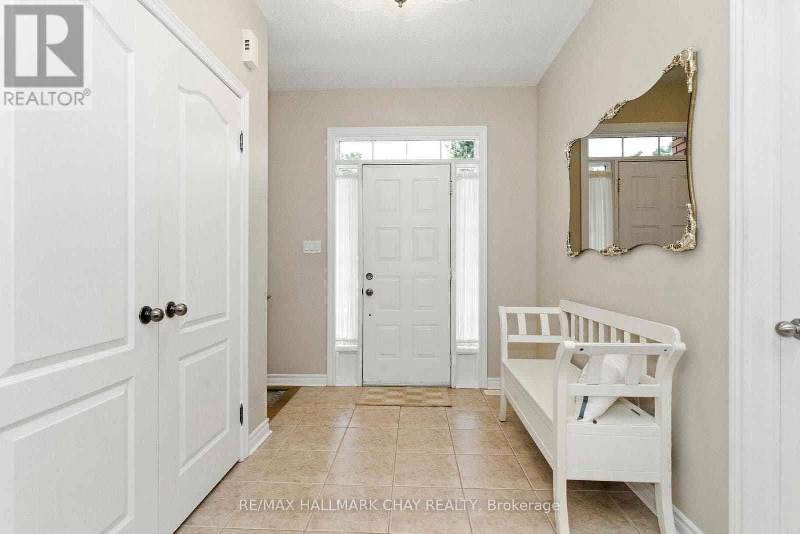 Single Family at 32 Valleycrest Drive, Oro-Medonte (Horseshoe Valley), Ontario - Photo 5 - RE/MAX Garden City Realty
