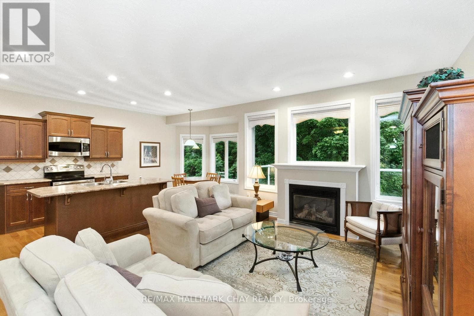 Single Family at 32 Valleycrest Drive, Oro-Medonte (Horseshoe Valley), Ontario - Photo 6 - RE/MAX Garden City Realty