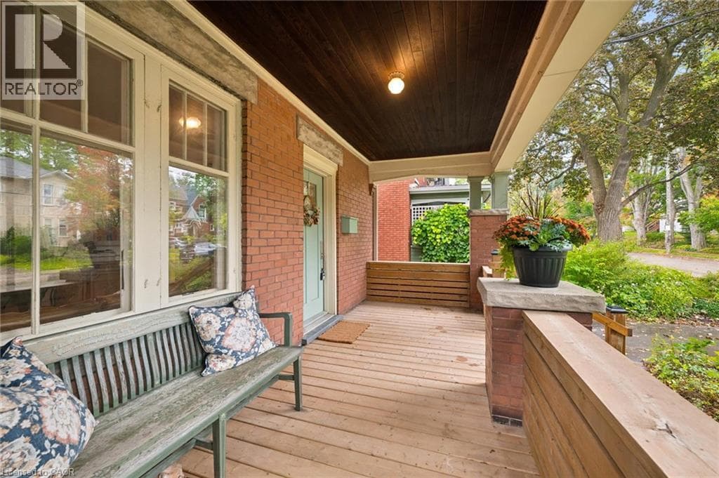 Single Family at 32 MARY Street, Kitchener, Ontario - Photo 4 - RE/MAX Garden City Realty
