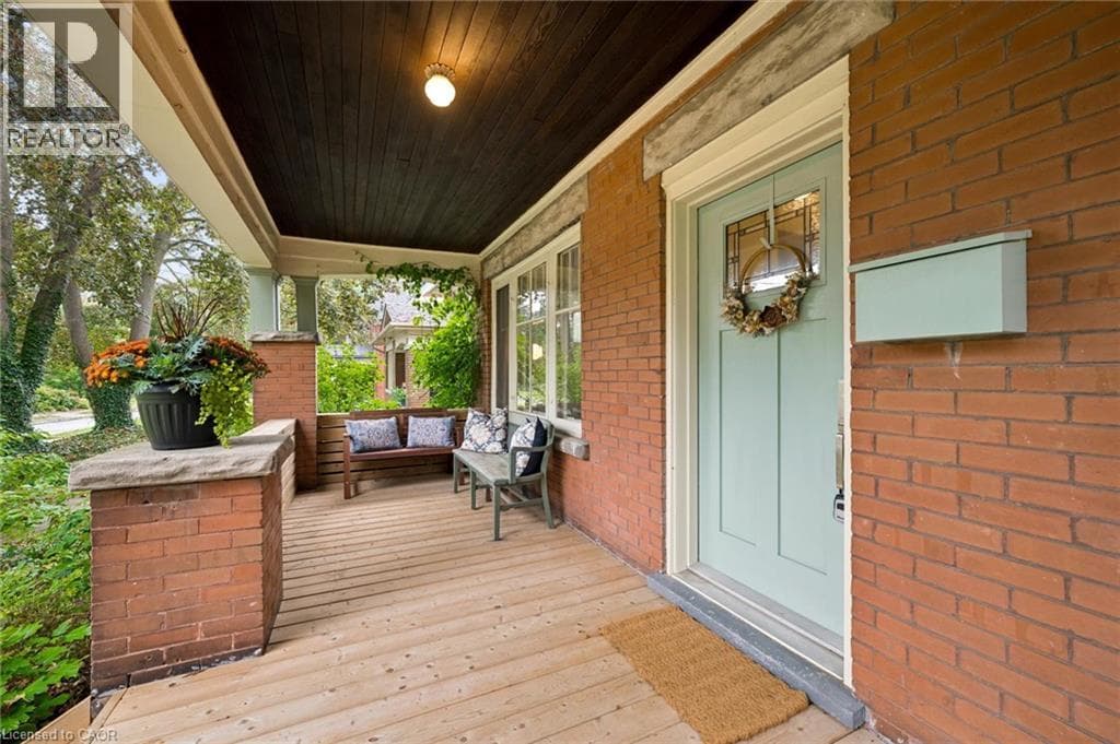 Single Family at 32 MARY Street, Kitchener, Ontario - Photo 3 - RE/MAX Garden City Realty