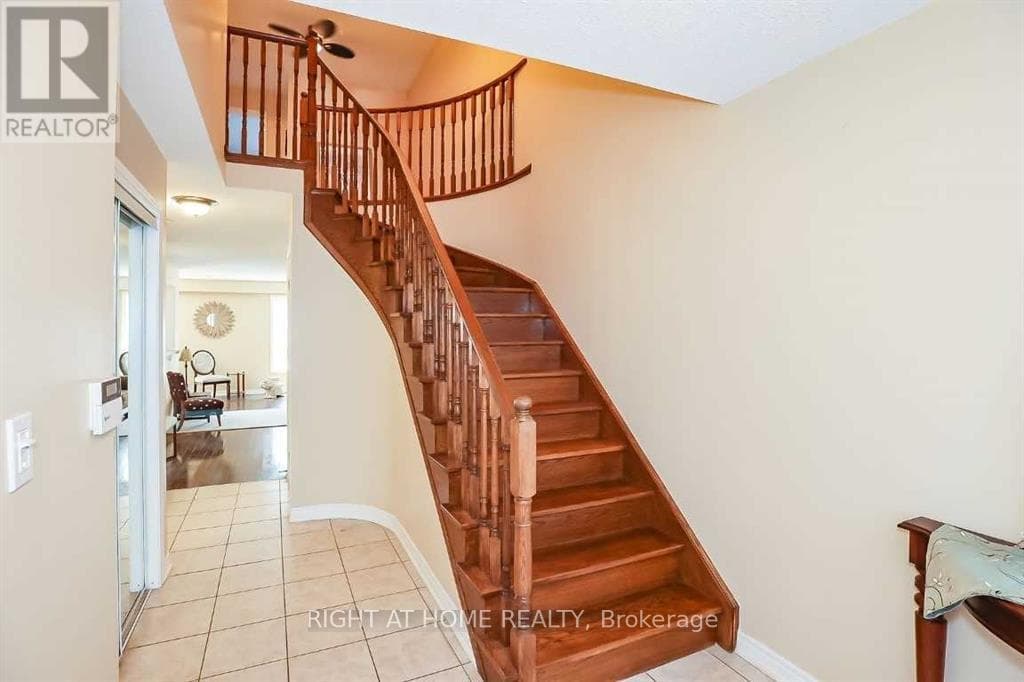 Single Family at 344 MAIN STREET EAST Street, Grimsby (Grimsby East), Ontario - Photo 3 - RE/MAX Garden City Realty
