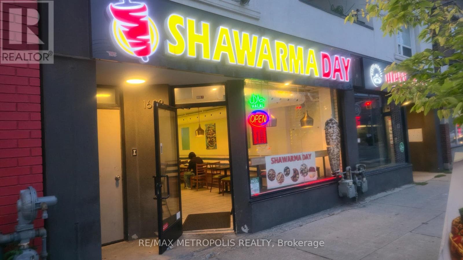 1608 Queen Street